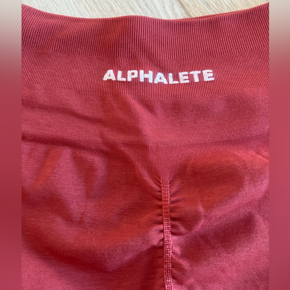 Women’s OG Alphalete Amplify Leggings in Bordeaux